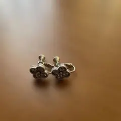 花形クリスタル装飾イヤリング