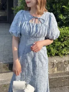 タイムセール‼️お昼まで限定価格‼️魅力的レディ胸開キワンピース