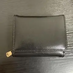 黒の三つ折り財布