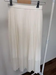 美品　UNIQLO プリーツロングスカート (オフホワイト・Sサイズ)
