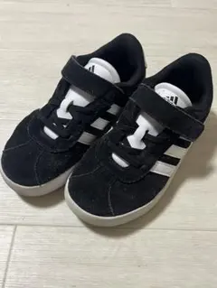 adidas スニーカー 黒 白 サイズ19cm