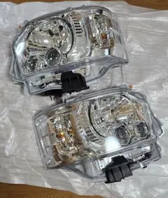 トヨタ ハイエース 200系 純正LEDヘッドライト 左右 - メルカリ