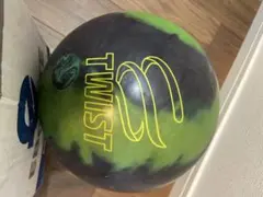 ツイスト　TWIST ボウリングボール プラグ済み　15のサムネイル