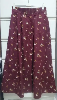 ボルドー色 花柄フレアースカート