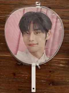 2025年最新】キムジウン うちわの人気アイテム - メルカリ