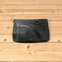 FURLA ブラックレザー クラッチバッグ