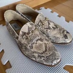 GRISE パイソン柄 ローファー