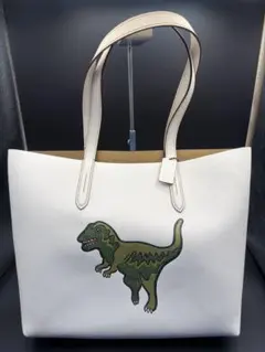 ❤️COACH❤️レキシートートバッグ 恐竜 波乗り サーフィン レザー 