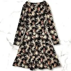 FAS FILLE A SUIVRひざ丈フレアワンピース　花柄　ストレッチ 長袖