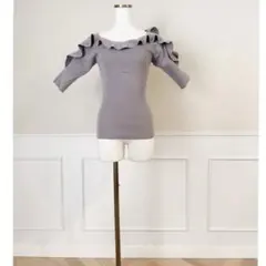 SNIDEL フリルオフショルダートップス グレー
