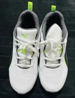 Puma ランニングシューズ ホワイト/グレー/ライム 新品のサムネイル