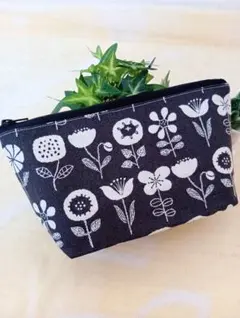 ファスナーポーチ(刺繍風お花モチーフチャコール)