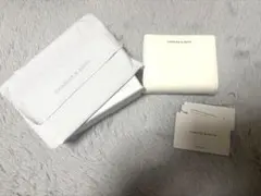 SALE 美品オーガスチン スモールウォレット クリーム XXS