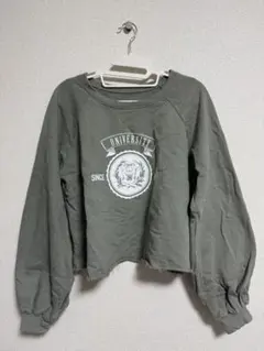 ショート丈トレーナー