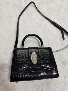 クロコダイル型押し ブラックショルダーバッグ