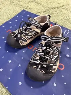 KEEN サンダル ゼブラ柄 スポーツサンダルのサムネイル