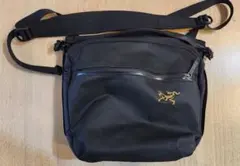 希少 ARC'TERYX Arro 8 Shoulder Bag 廃盤 - メルカリ