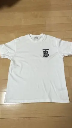 BURBERRY ホワイト Tシャツ 即購入OKのサムネイル
