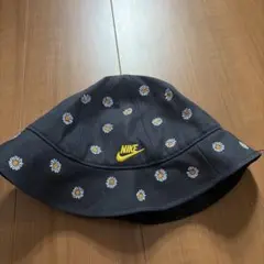 Nike デイジー柄 バケットハット 黒　L/XLサイズ