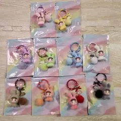 可愛いウサギのキャラクターキーホルダー