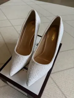 ウェディングシューズ 結婚式のサムネイル