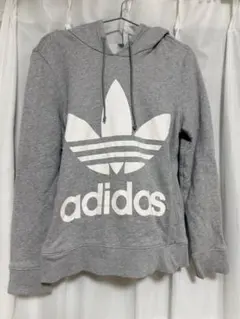 adidas グレー フード付きパーカー