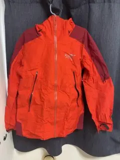 激レア極上ARC'TERYX Theta LT M アークテリクス菅田将暉着 赤 - メルカリ