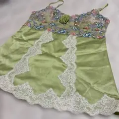 ✨試着程度美品✨華やか花柄刺繍キャミ　80 グリーン　レース インナー上品可愛い
