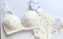 ノンワイヤー　ブラショーツ　セット　カントリー　ピンク　小花　刺繍　レース　清楚