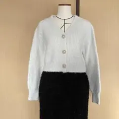 ホワイト Vネック ニットセーター　フリーサイズ