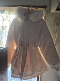ファー付きホワイトジャケット