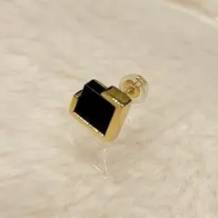 DECOUVERTE ☆ 10K square onyx pierce(両耳) DECOUVERTE ☆ 10K square onyx pierce(両耳) - メルカリ