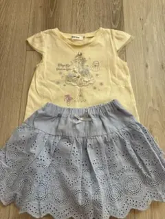 イエローTシャツと水色レーススカートセット