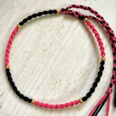 ミサンガアンクレット《黒×ピンク》