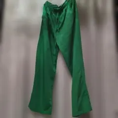 緑色カジュアルパンツ ウエストゴム