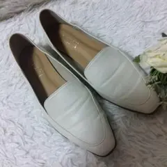 ルタロン アイボリー ローファー パンプス 23.5