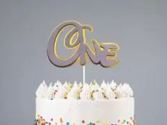ケーキトッパー　one 誕生日　記念日　結婚式　1歳　1周年　飾り　装飾