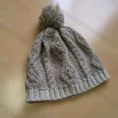 グレー ケーブル編み ニット帽 Mサイズ ポンポン付き