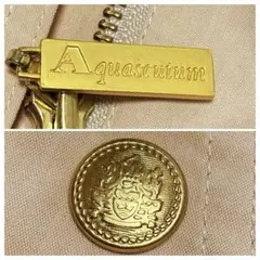 アクアスキュータム 綿混ショートブルゾン クレスト刺繍 ピンクベージュ金ボタン