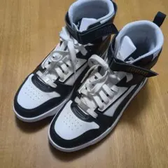 PUMA ハイカットスニーカー ブラック/ホワイトのサムネイル