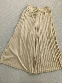 GU１４０センチ フレアパンツ