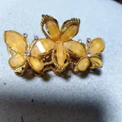 蝶モチーフ ゴールド ヘアクリップ