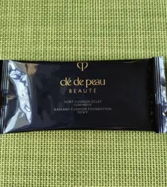 サンプル　クレドポーボーテタンクッションエクラ　ルミヌ゙　オークル10