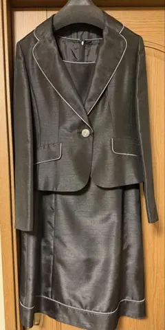 ワンピーススーツ　黒　11号　セレモニー　卒業式　入学式　新品　ブラック