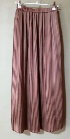 コムサモデルズ モカブラウン サテンプリーツロングスカート 5号