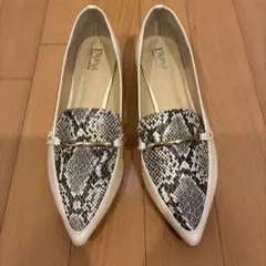エスペランサ　ヘビ柄 フラットシューズ