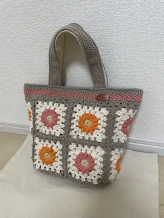 手編み　デイジーグラニースクエア トートバッグ