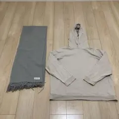 リメールのパーカーとマフラーのセットです。