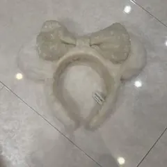 ディズニー　カチューシャ　白　ミニー　スパンコール　冬