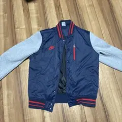 Nike スタジャン